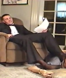 Worship guys feet  5f71f670e9116.jpg