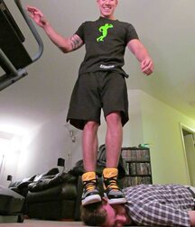 Worship guys feet  5f71f6a91642e.jpg