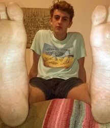 Loving the boys feet 5f7254bcbba26.jpg