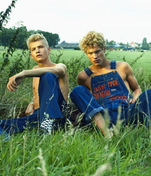Blond is sexy 5f74abe749087.jpg