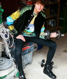 Hotties in sneakers 5f7601f0e0a53.jpg