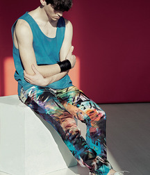 Guys show their muscles 5f764eec395fd.jpg