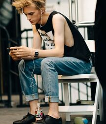 Guys show their muscles 5f764ef1eea67.jpg