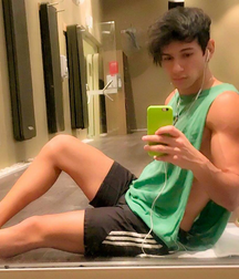 Guys show their muscles 5f764f158e5fd.png