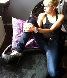 Guys show their muscles 5f764f2aa1eb5.jpg