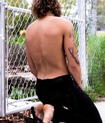Guys in flip flops 5f777e78dfe4e.jpg