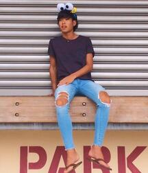 Guys in flip flops 5f777e9f45669.jpg