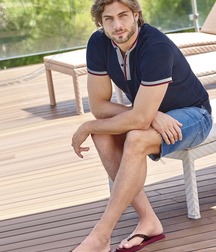 Guys in flip flops 5f777ea377cbd.jpg