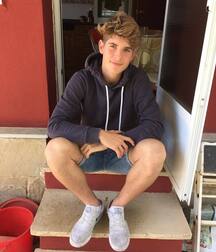 Sneaker boys and models 5f77d7fb8ecb6.jpg