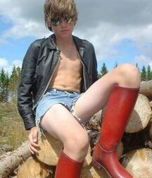 Boots and leather 5f788f53d8460.jpg