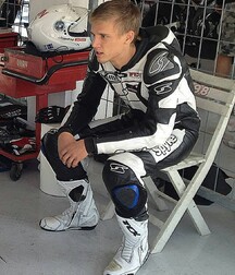 Motorbikers and racers 5f789029ddfe2.jpg