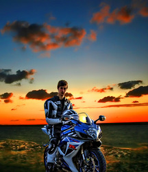 Motorbikers and racers 5f789044b64ad.jpg
