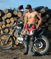 Motorbikers and racers 5f78904bb2e56.jpg