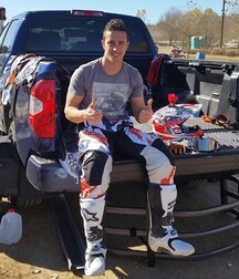 Motorbikers and racers 5f78906bd857a.jpg