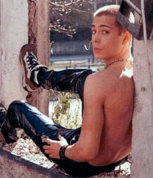 Cool in leather 5f79d2d0e0eda.jpg