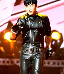 Cool in leather 5f79d2e74fedc.jpg