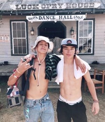 Twinks on vacation 5f7a1c4d530cc.jpg
