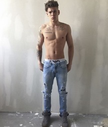 Jeans and Denim 5f7a56176e142.jpg