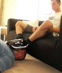 At the boys feet 5f7ca9290fce5.png