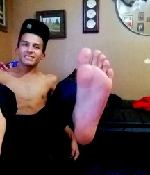 Addicted to boyfeet 5f7dfb4139e48.jpg