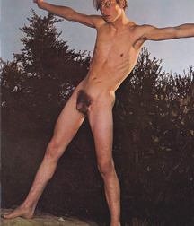 Average size twinks 5f7e0a24e9938.jpg