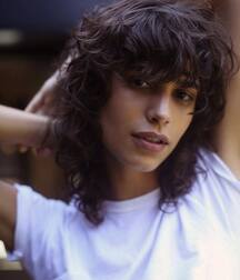 Pretty faces amazing hair 5f7e13f38447e.jpg