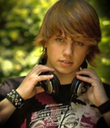 Pretty faces amazing hair 5f7e141799ceb.png
