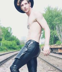Leather pants 5f7e4d161c40a.jpg