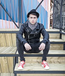 Leather pants 5f7e4d2d7ccc2.jpg