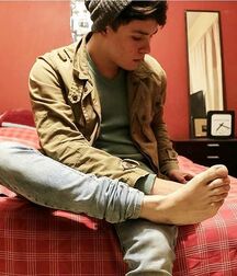 Beautiful boys feet 5f7f2875d8908.jpg