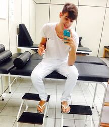 Beautiful boys feet 5f7f28775bb77.jpg