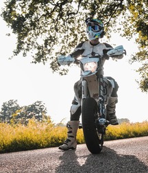 Bikers and Cross dudes 5f7f39236acd9.jpg