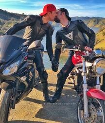 Bikers and Cross dudes 5f7f3932922c7.jpg