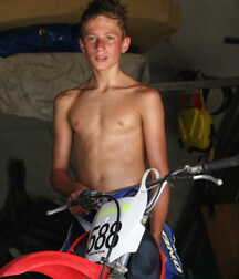 Twinks and nature 5f80787785b9c.jpg