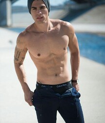 Gorgeous bodies 5f80a6e6744c7.jpg