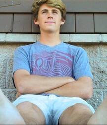 Love sucking the twinks toes 5f80b64314c6b.jpg