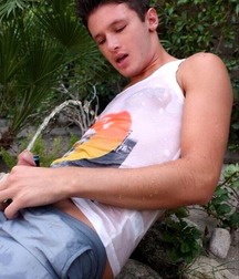 Wet and wild 5f80eabb4df74.jpg