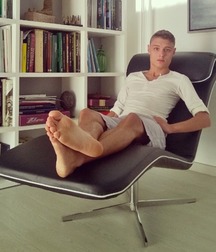 Tasty boyfeet 5f81d49895f11.jpg