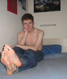 Barefoot and tasty twinks 5f831b80e6363.jpg