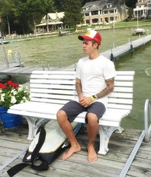 Celebs feet 5f8326abcee37.jpg
