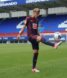 Cute soccer boys 5f835cb7bf37f.jpg