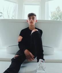 Twinks and longhairs 5f848a67d9720.jpg