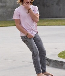 Barefoot males 5f849a0aa35a2.jpg