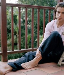 Barefoot males 5f849a1b5e8d6.jpg