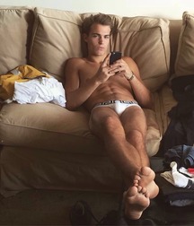 Barefoot males 5f849a1eb4236.jpg