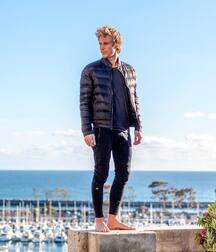 Barefoot males 5f849a3284bad.jpg