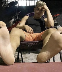 Toes and soles 5f84babc6a76b.jpg