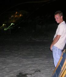 Taking a leak 5f84bd61c5a4d.jpg