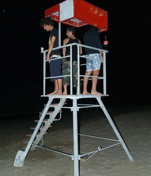 Taking a leak 5f84bd695c956.jpg
