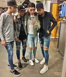 Sneakers and jeans 5f87429ad8227.jpg